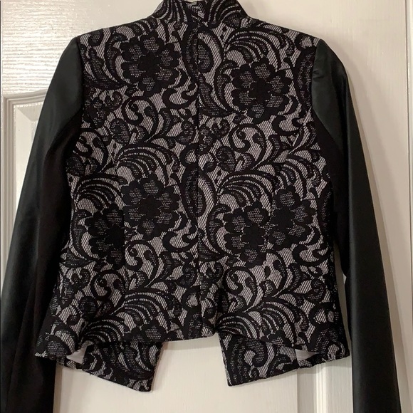 Blazer - Picture 5 of 5